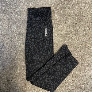 ADAPT ANIMAL SEAMLESS LEGGINGS size medium